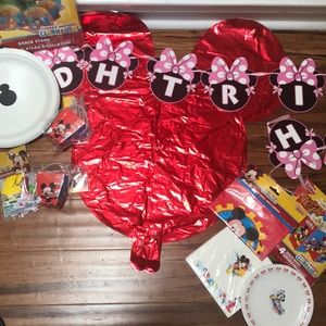 Mickey Mouse party in a box